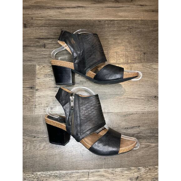 Sofft Milan 8.5 M Perforated Leather Sandals Stacked Heel Ankle Cuff Side Zip - Picture 3 of 8